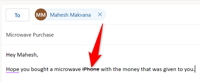 Одиночное зачёркивание применено к тексту в веб‑версии Outlook.