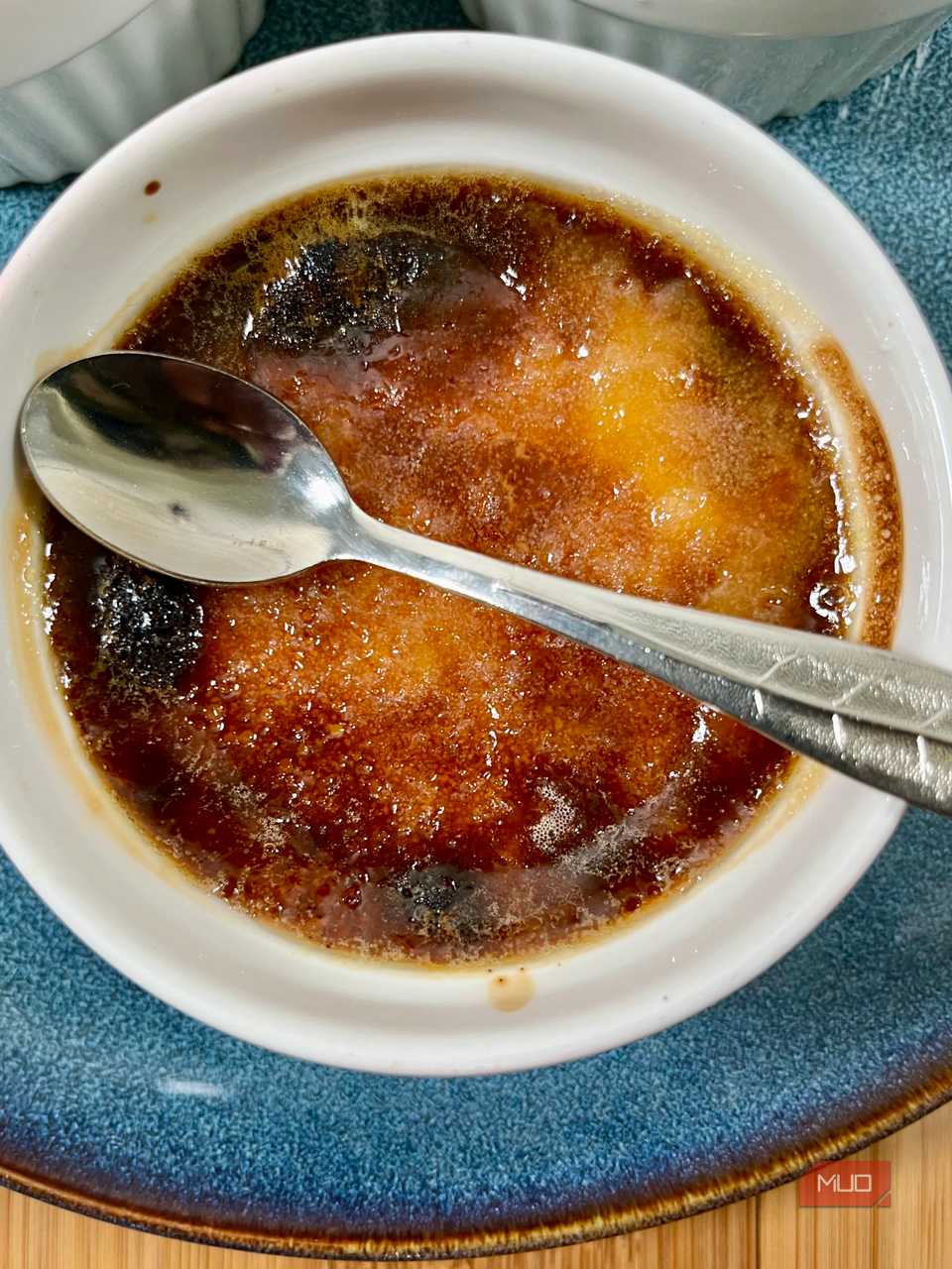 Крем-брюле крупным планом