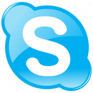 Планшет Android с приложением Skype на экране