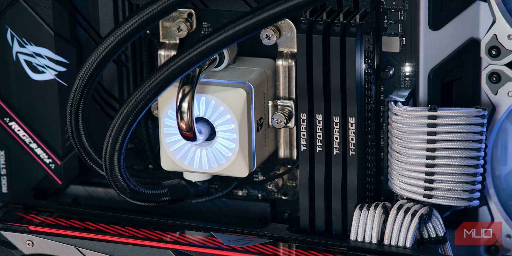 Включить XMP и разогнать оперативную память