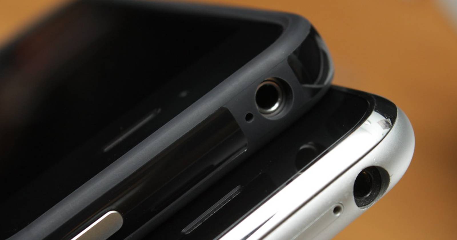 изображение корпуса телефона с аудиоразъёмом