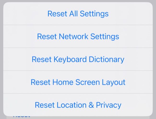 Сброс сетевых настроек iPhone.