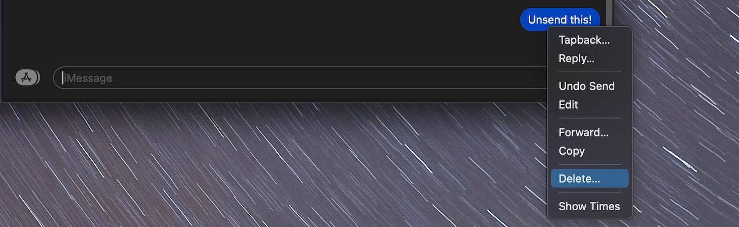 Процесс отмены отправки сообщения в Сообщениях на Mac.