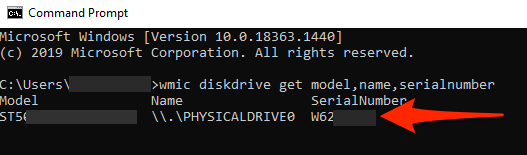Окно Командной строки с отображением серийных номеров жёстких дисков.
