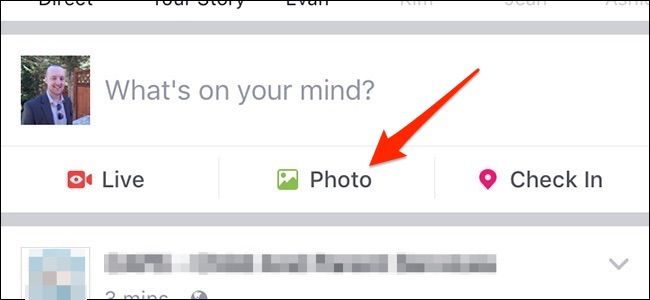 Экран создания публикации в Facebook: выбрать Фото