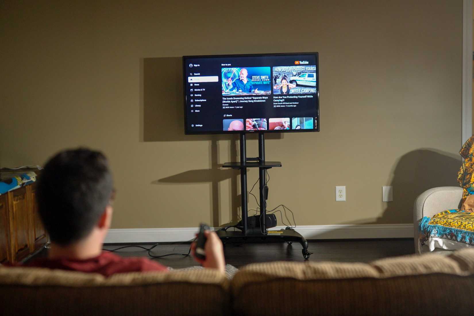 Небольшой телевизор и проектор XGIMI Horizon Ultra