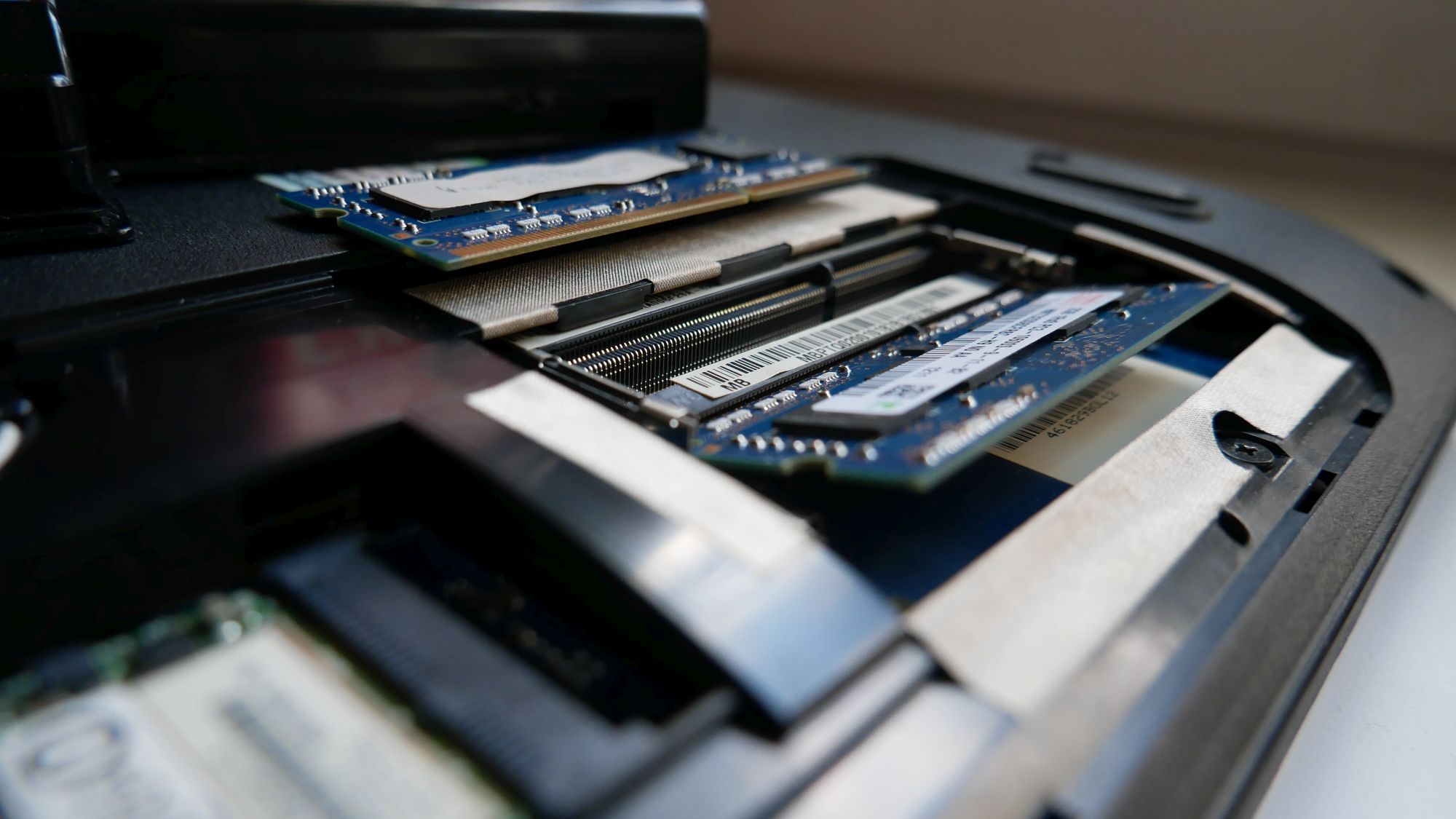 Пустой слот оперативной памяти в ноутбуке