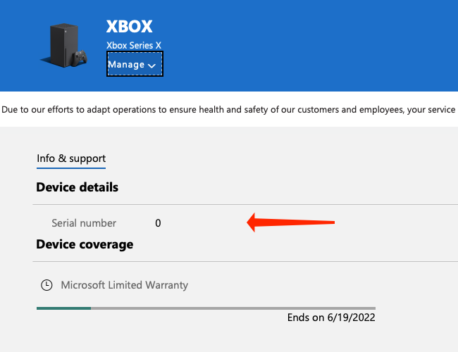 В разделе «Сведения об устройстве» на странице Microsoft отображается серийный номер консоли.
