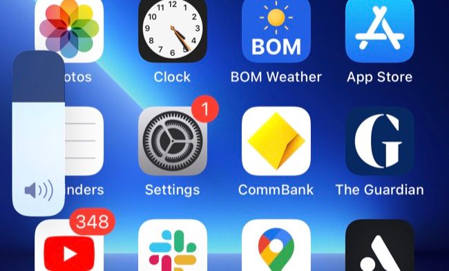 Изменение общей громкости iPhone