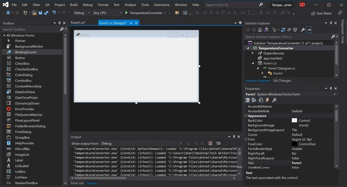 Окно Visual Studio с холстом формы