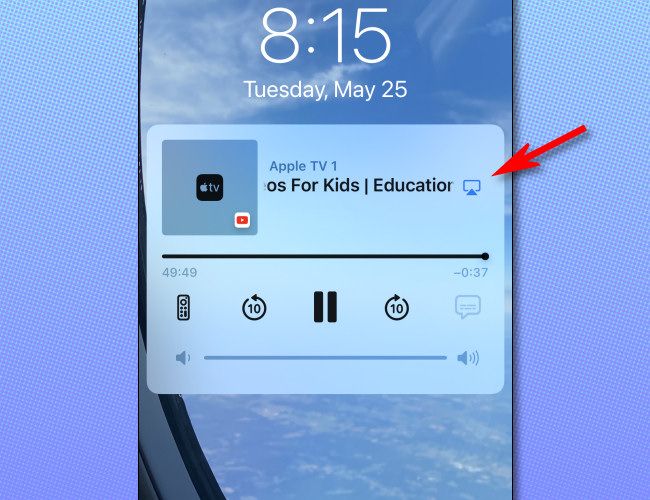 На экране блокировки iPhone коснитесь небольшой иконки AirPlay рядом с названием медиа.