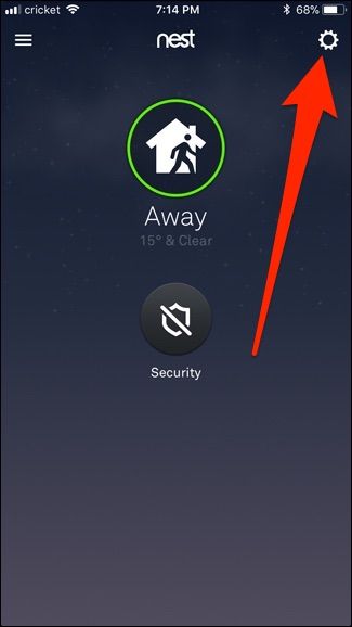 Экран приложения Nest с кнопкой настроек в правом верхнем углу