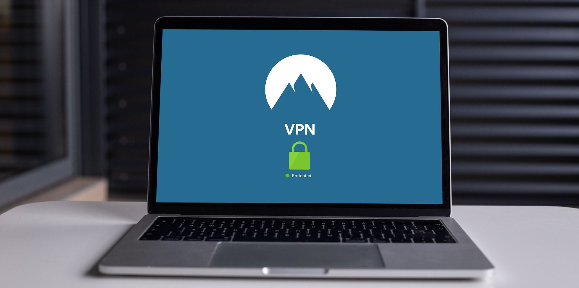 интерфейс VPN на экране ноутбука
