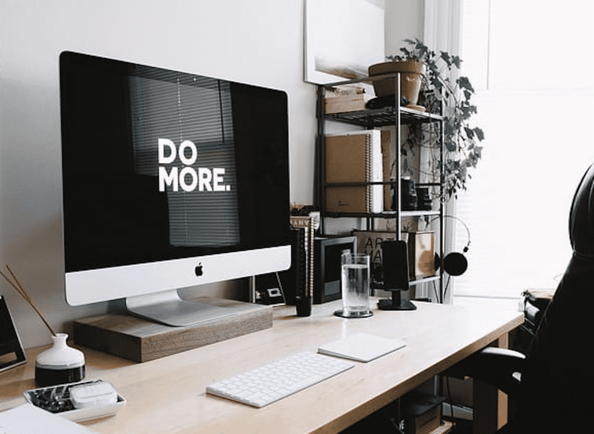 Удаление через Shift + Del не гарантирует полную очистку секторов