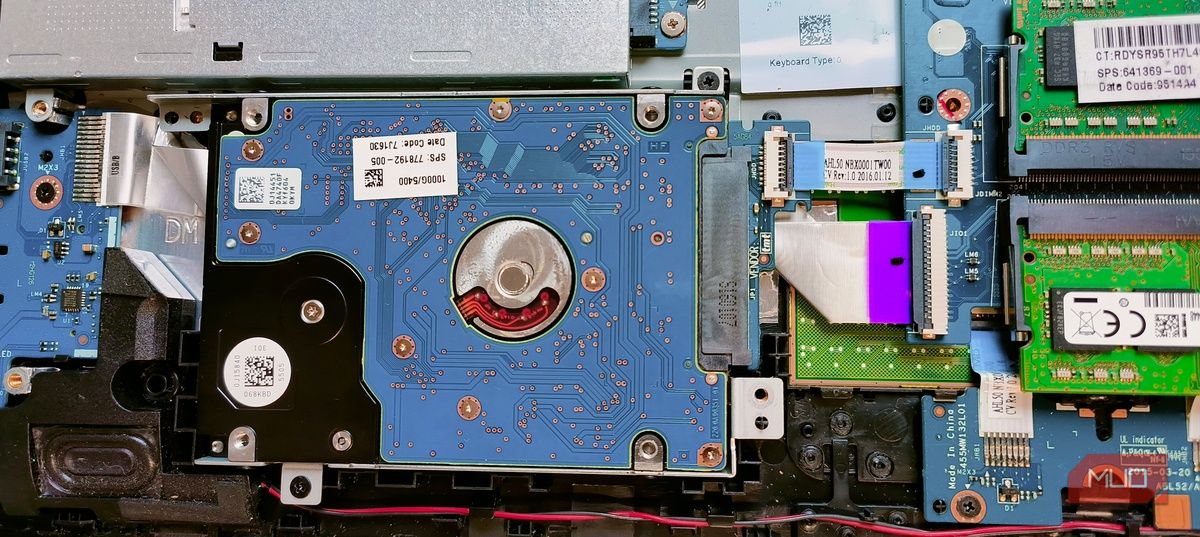 HDD в ноутбуке, вид спереди
