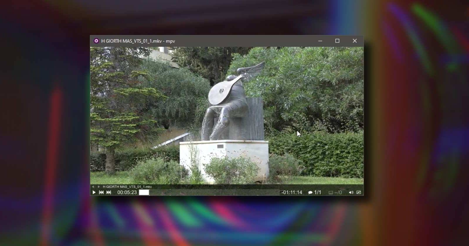 MPV-плеер на размытом фоне камеры