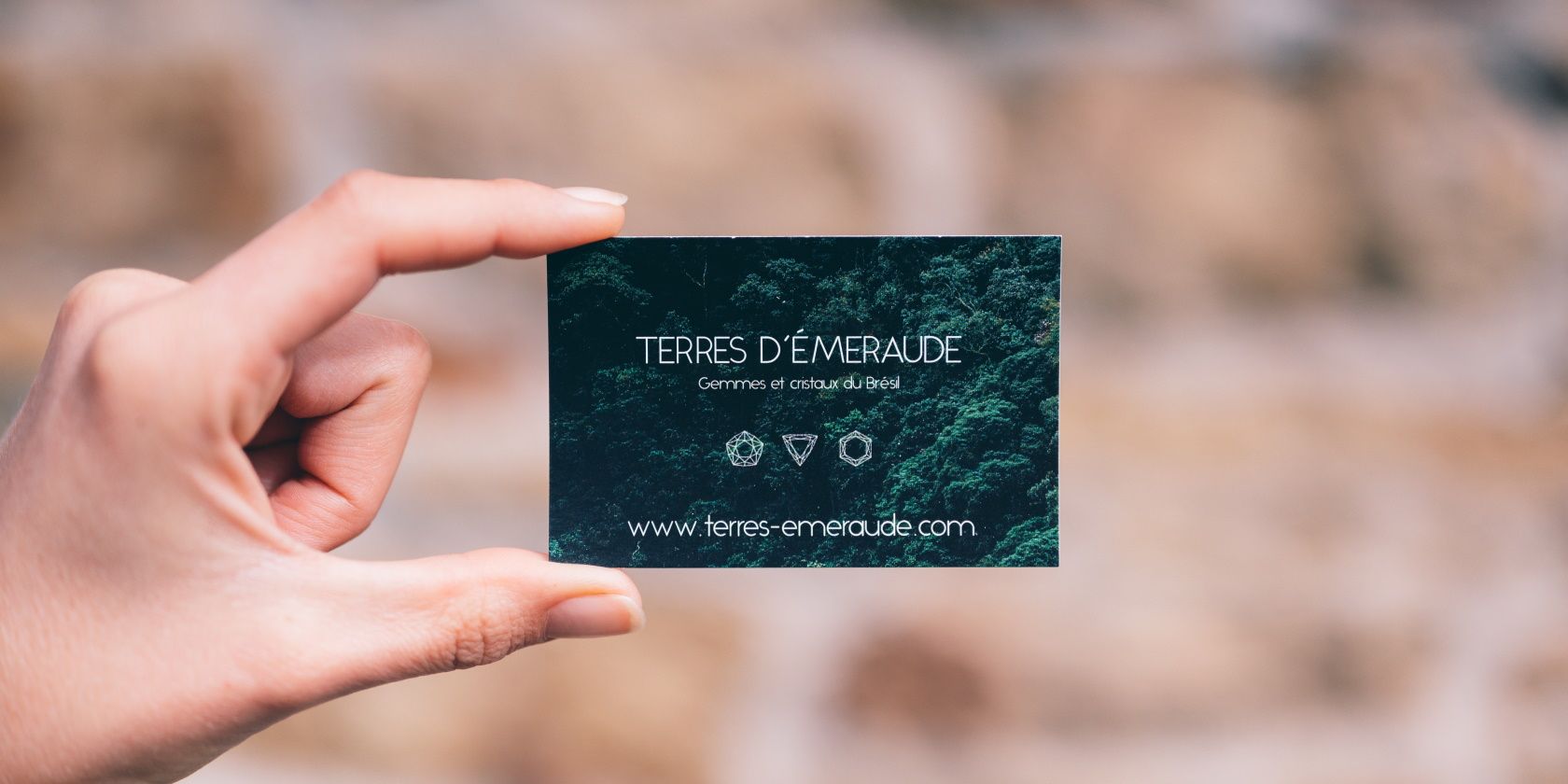 Создать визитку в Canva: пошагово и профессионально