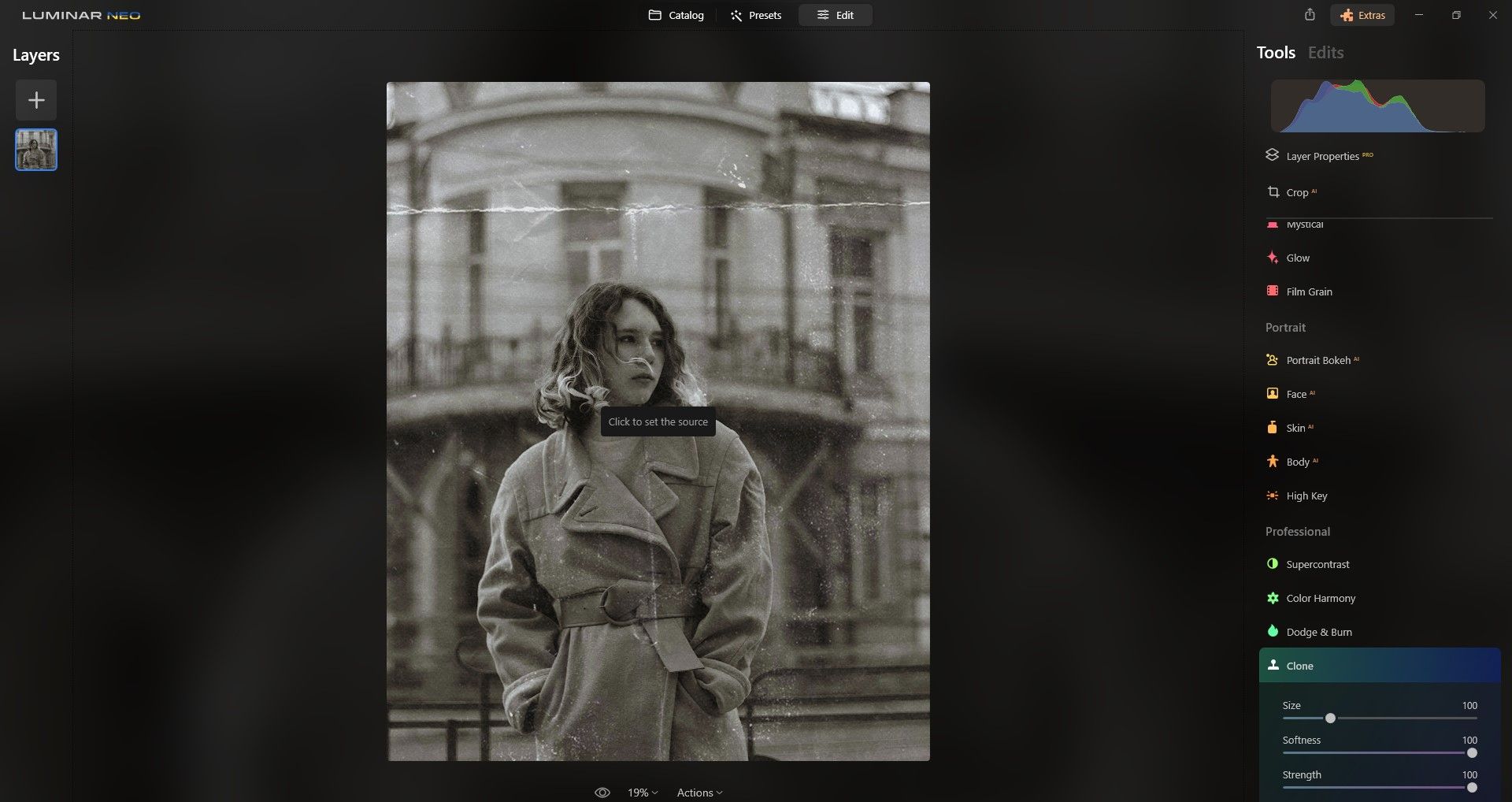 Инструмент Clone Stamp (штамп клонирования) для удаления складок