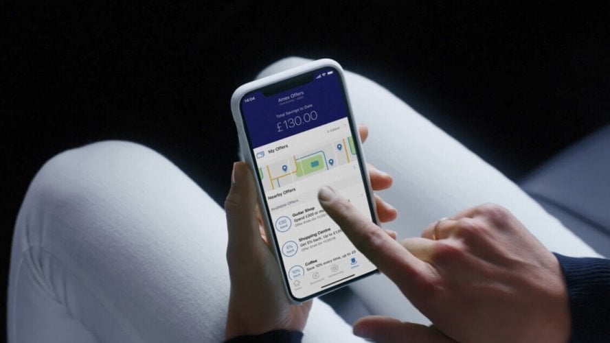 Экран мобильного приложения Amex при регистрации