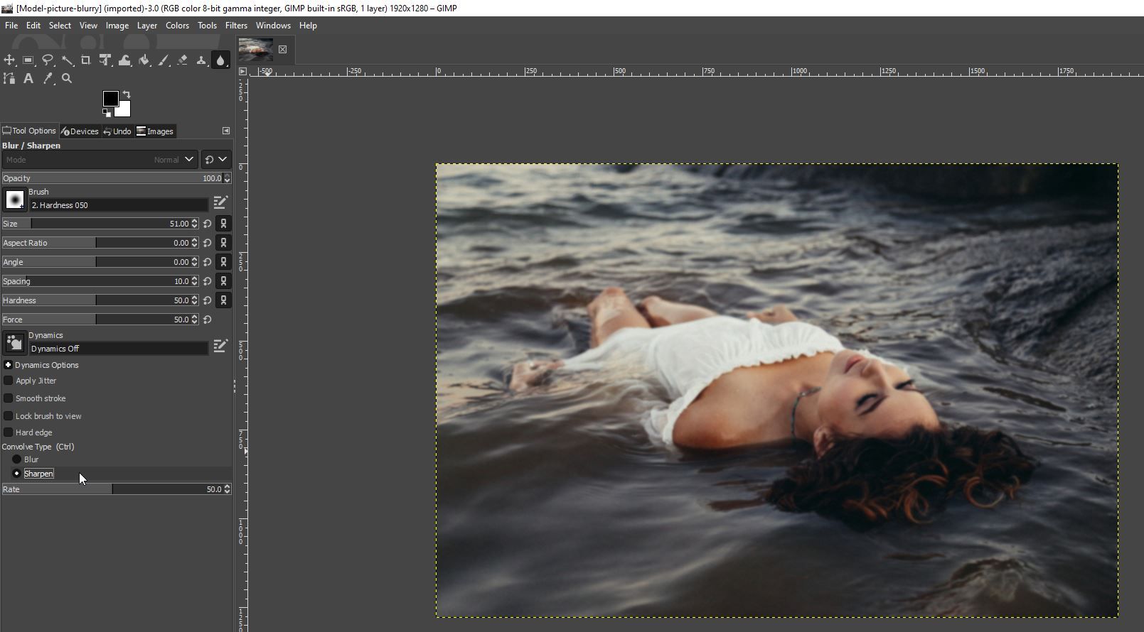Выбор режима Резкость в GIMP