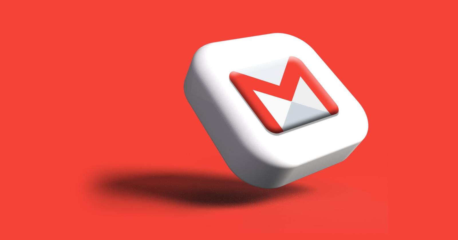 Иконка Gmail на красном фоне