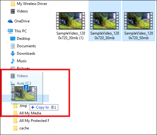Копирование файла SampleVideo.mp4 на USB‑накопитель через Проводник