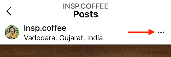 Нажмите кнопку меню с тремя точками в правом верхнем углу поста