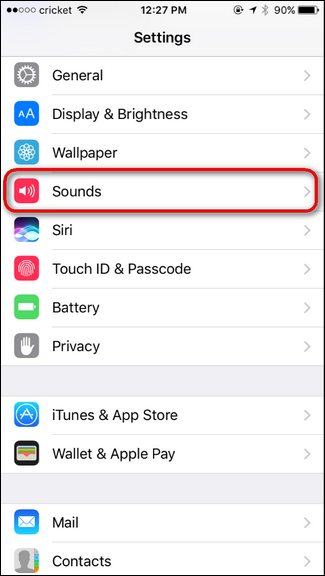 Скриншот настроек iOS, показывающий выбор рингтона в разделе Sounds