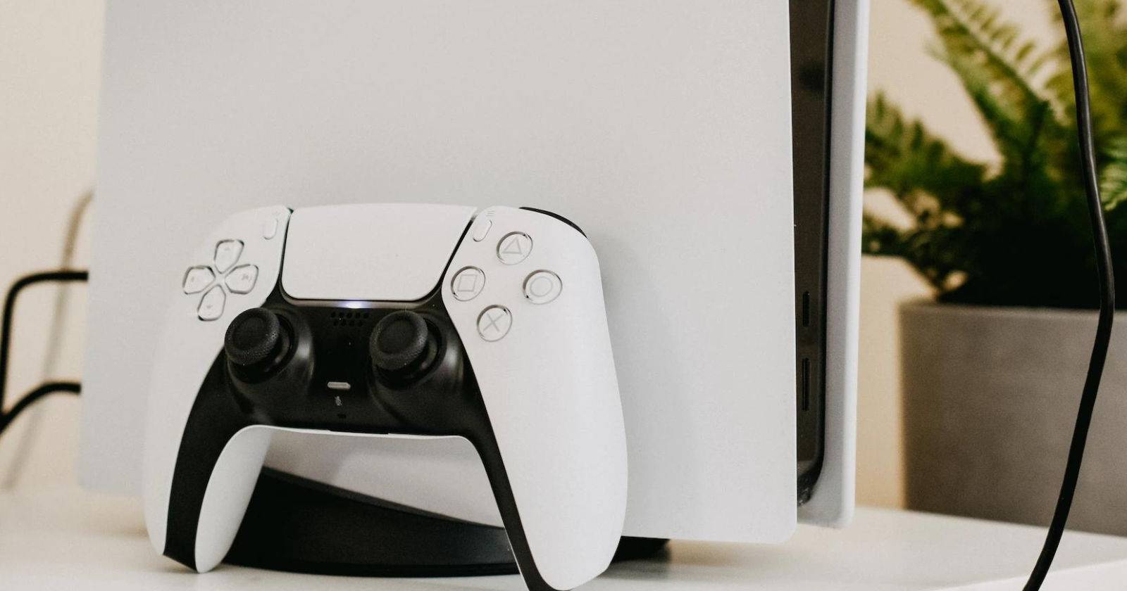 Зарядка DualSense в режиме покоя PS5