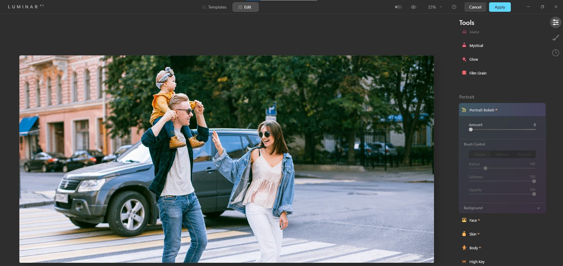Раздел Edit в Luminar AI с выделенным Portrait Bokeh AI