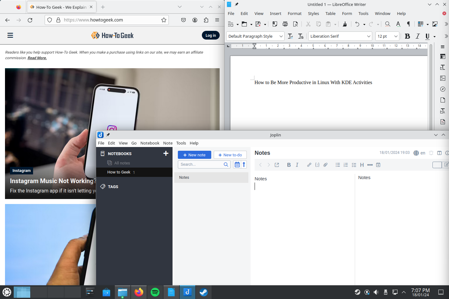 Загромождённый рабочий стол с множеством открытых окон и панелью задач