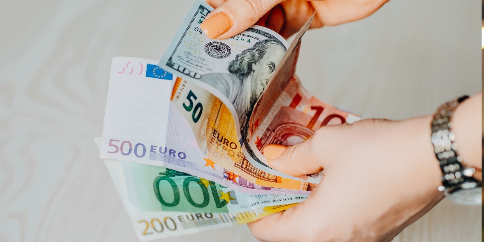 Как конвертировать валюту в Excel