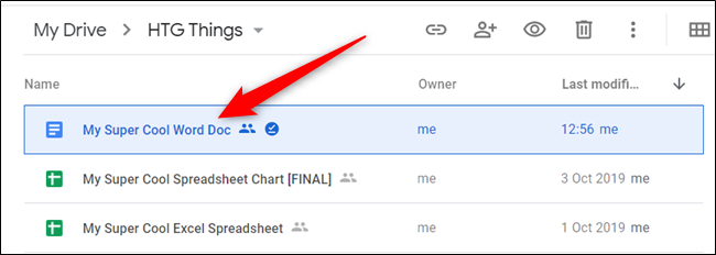 Откройте файл в Google Drive, который вы редактируете совместно с другими.
