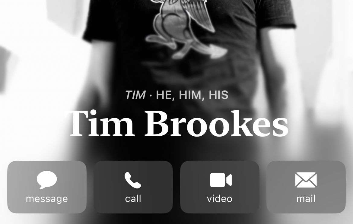 Редактирование местоимений в карточке контакта