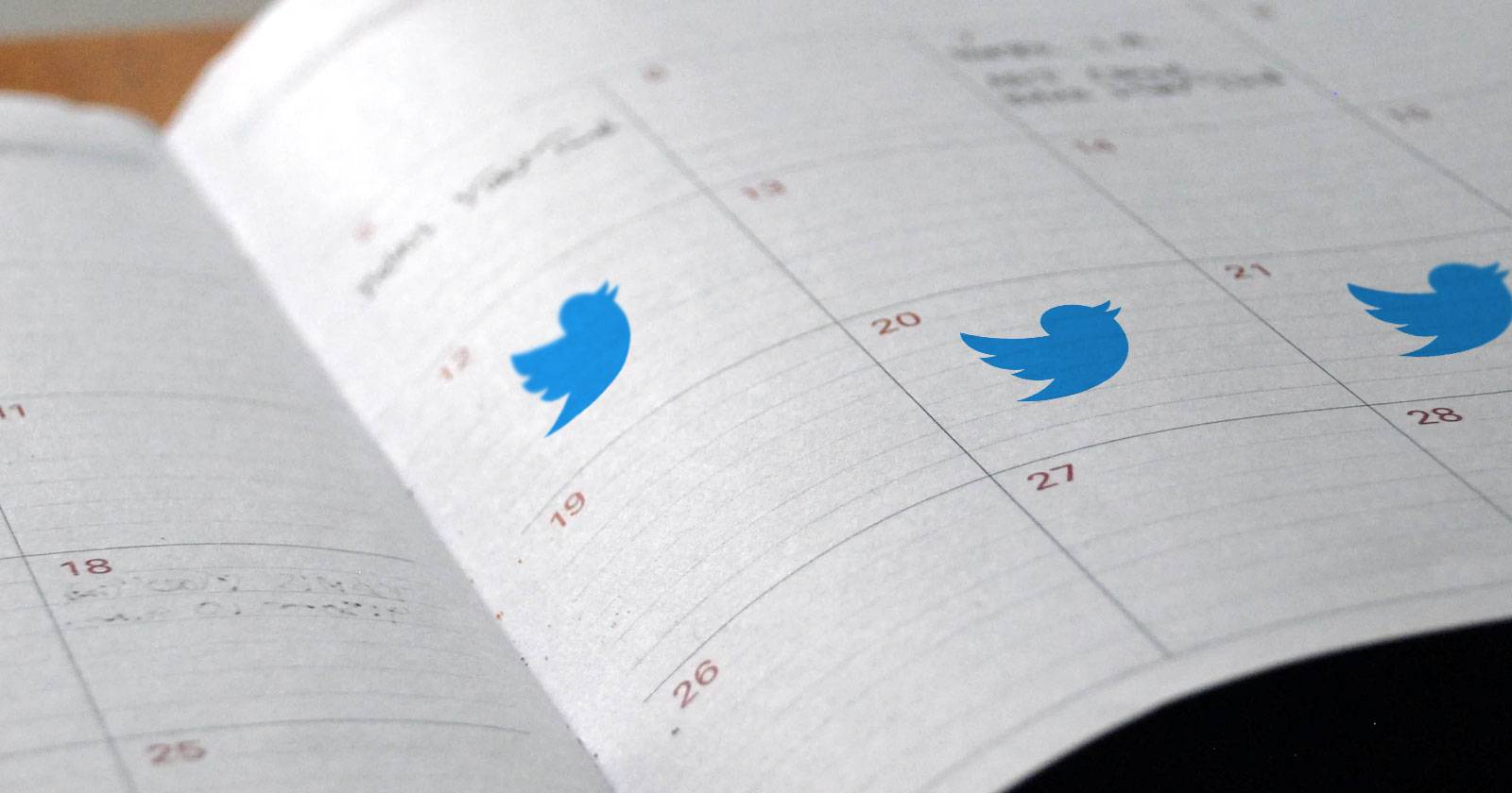 Логотип Twitter на ежедневном планировщике