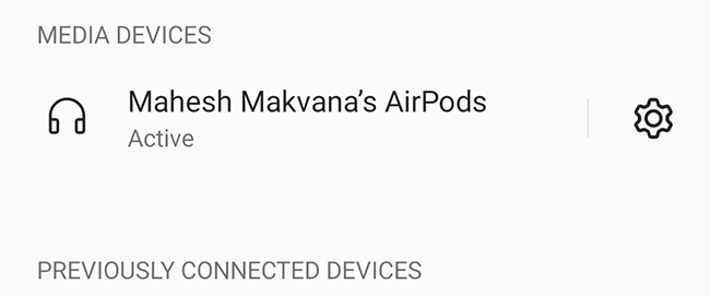 AirPods подключены к Android‑телефону.