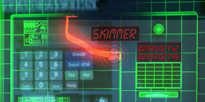 Изображение: встроенный скиммер на банкомате, крупный план