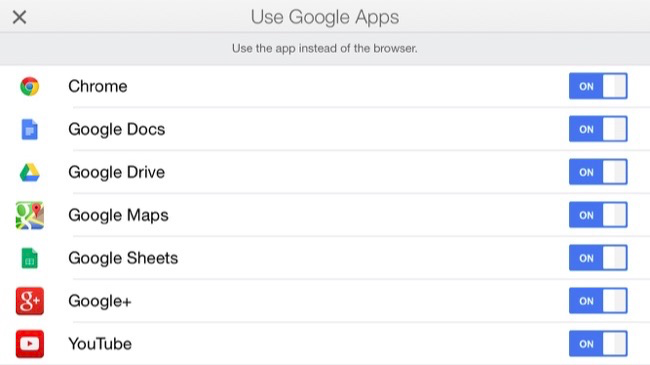 Иконки Google Chrome, Gmail и Google Maps на экране iPhone