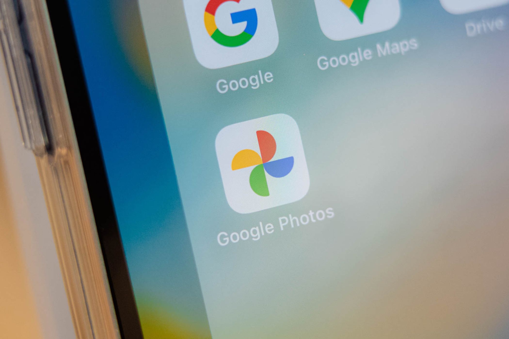 Найти загруженные файлы на Android