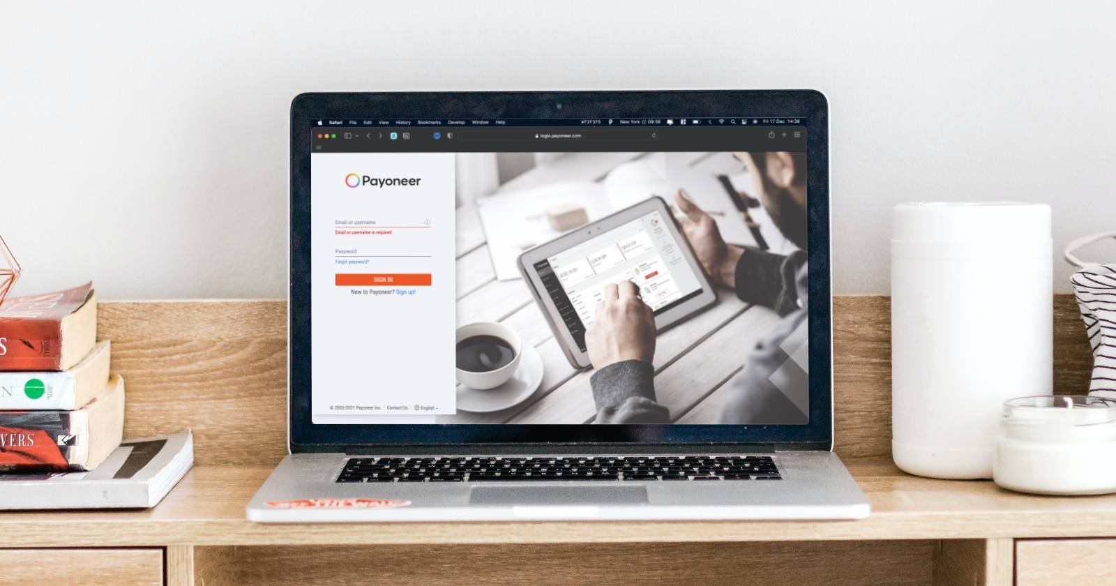 Интерфейс Payoneer на ноутбуке