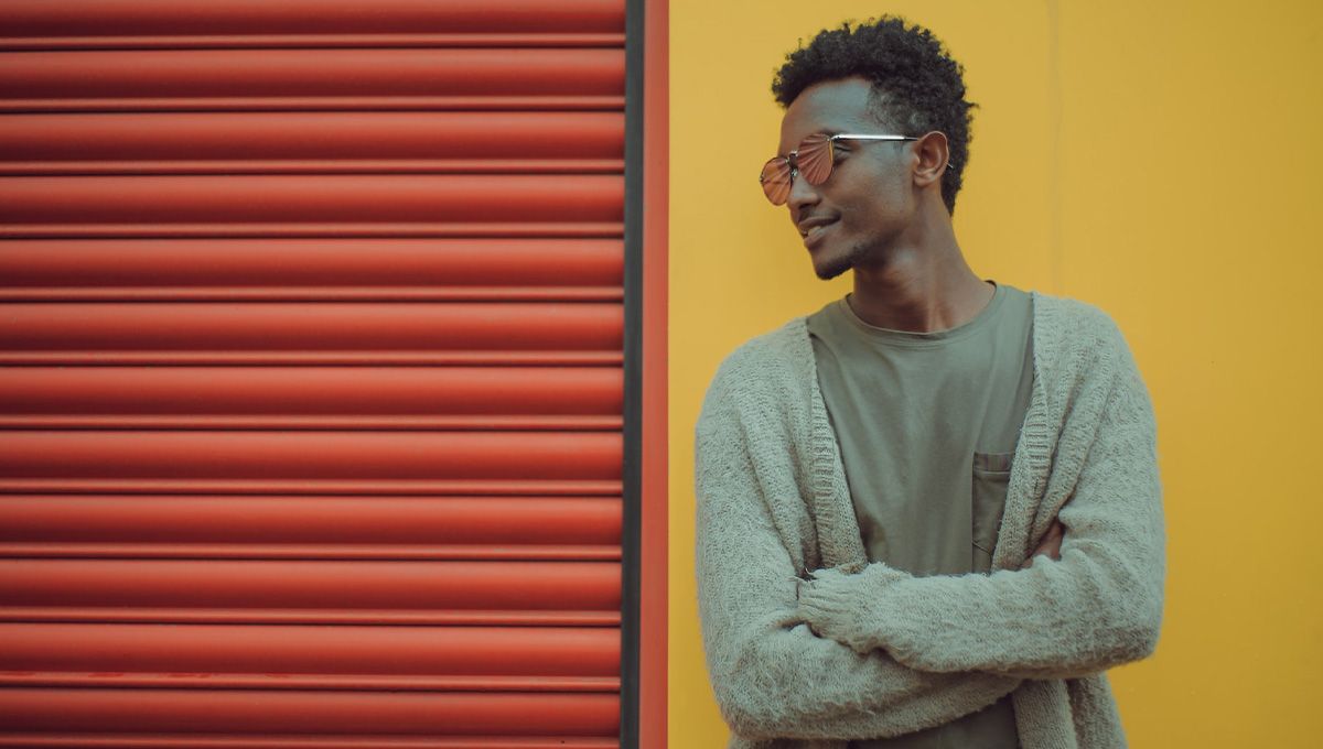 Позирование для фотографии на вечеринке