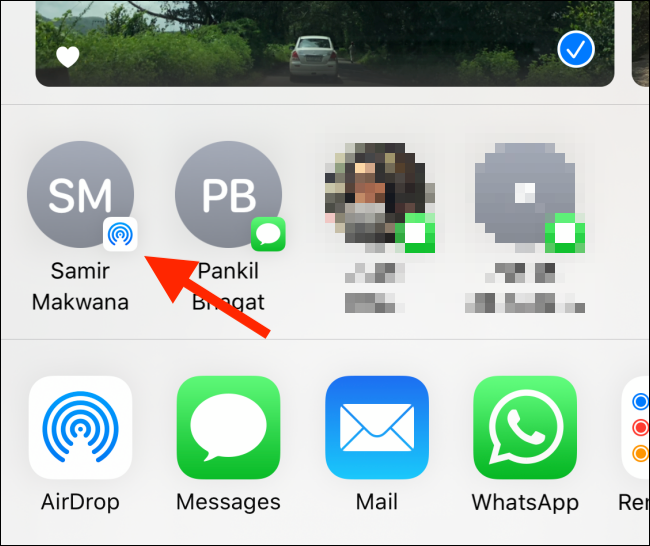 Выбор AirDrop контакта в списке