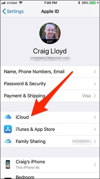 Раздел iCloud в настройках с перечнем опций