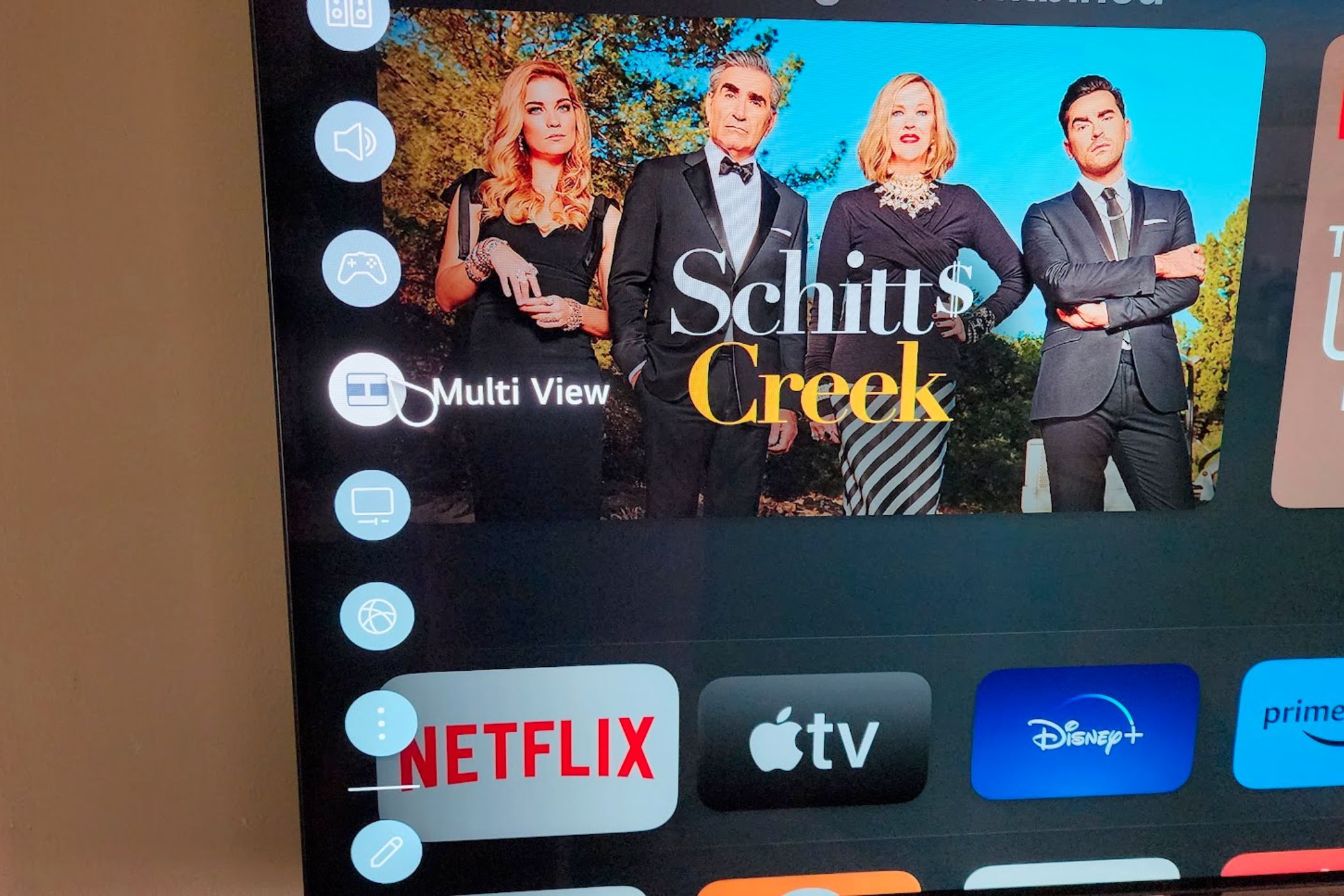 Меню LG CS OLED с выделенной опцией Multi View.
