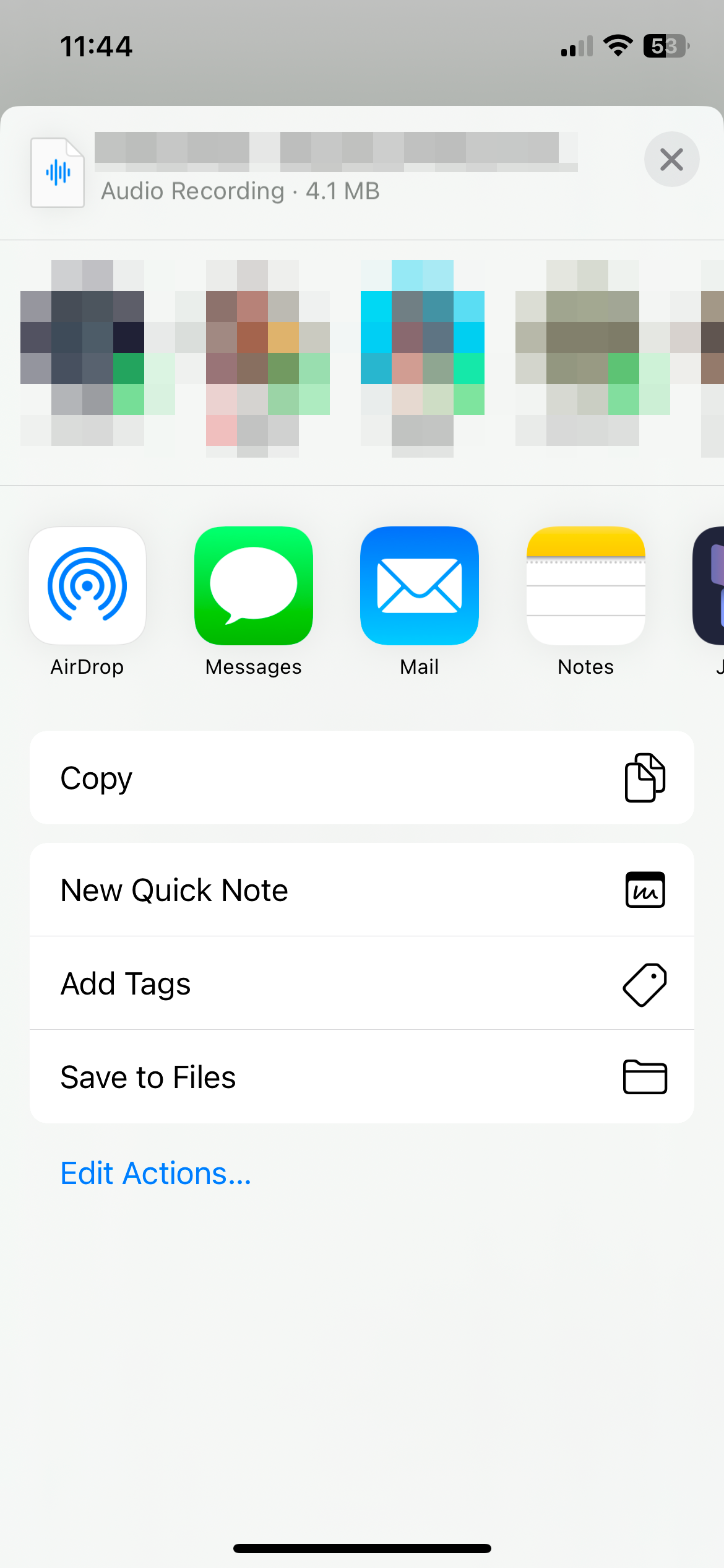 Меню Поделиться у аудиофайла в приложении Файлы.