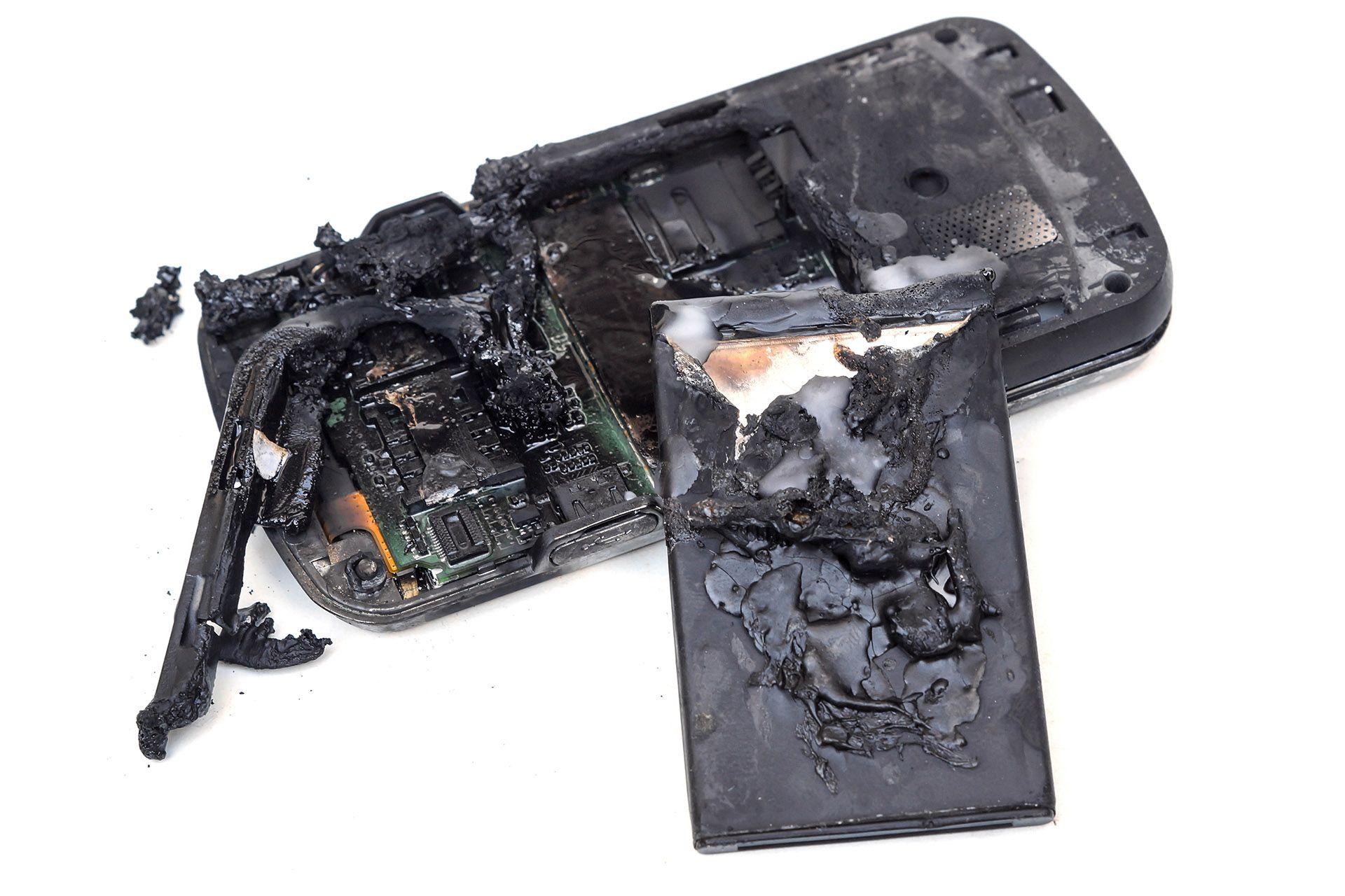 Взрыв аккумулятора на макро-уровне