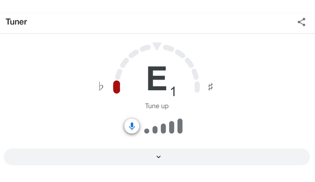 Google Guitar Tuner показывает, что нота E настроена не точно