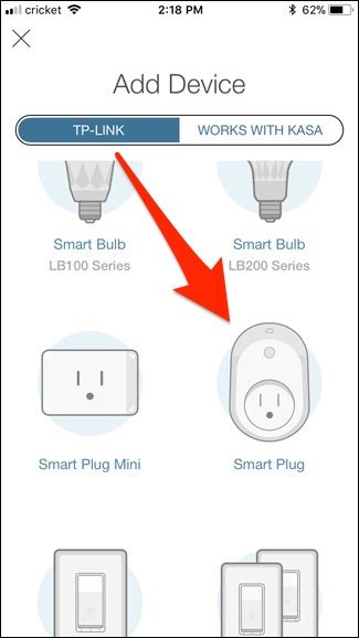 Умная розетка в розетке, индикатор Wi‑Fi мигает оранжевым и зелёным