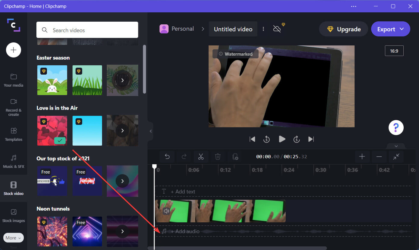 Перетаскивание фонового клипа под основной дорожкой