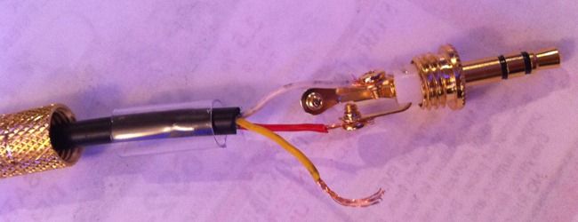 Фиксация проводов в винтовом коннекторе